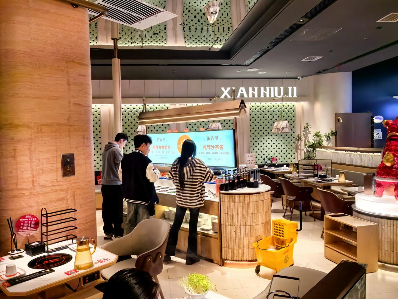 2025年10月21日去合生汇逛逛还挺不错。合生汇一直是热门商圈，热闹非凡。这里