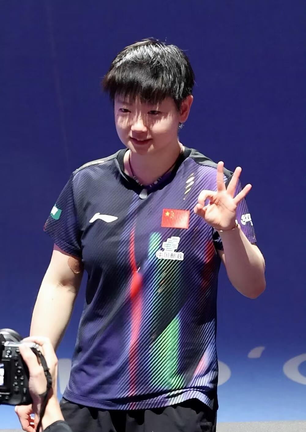 孙颖莎比3世界名画孙颖莎比3世界名画莎莎创造历史！世界杯三连冠同时成为乒乓球历史