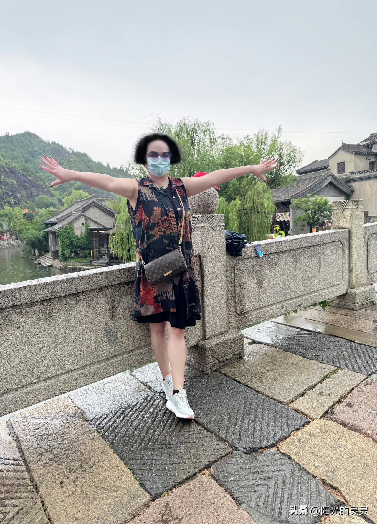 在头条就很好。
我给自己画个像，我在头条上就是这个样子的：
1. 账号数据：
拥