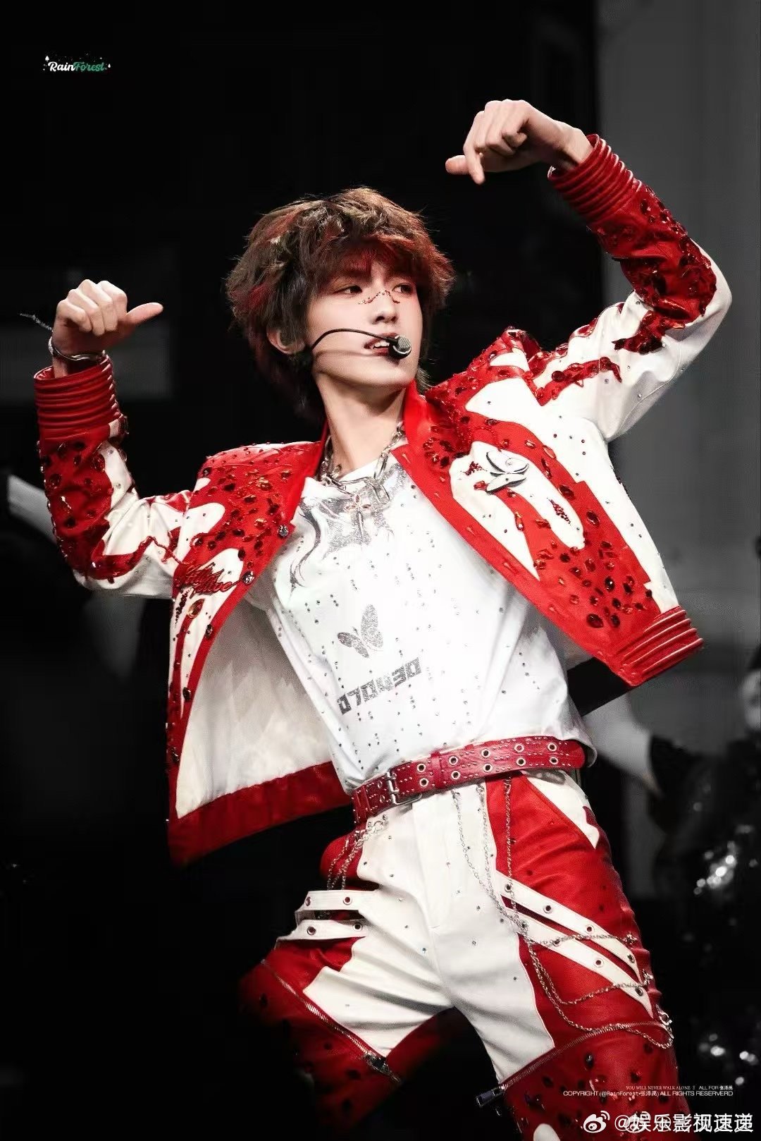 张泽禹首专秒切第一 张泽禹首专单人封面秒切第一！这个成绩单太漂亮了，粉丝和小宝的