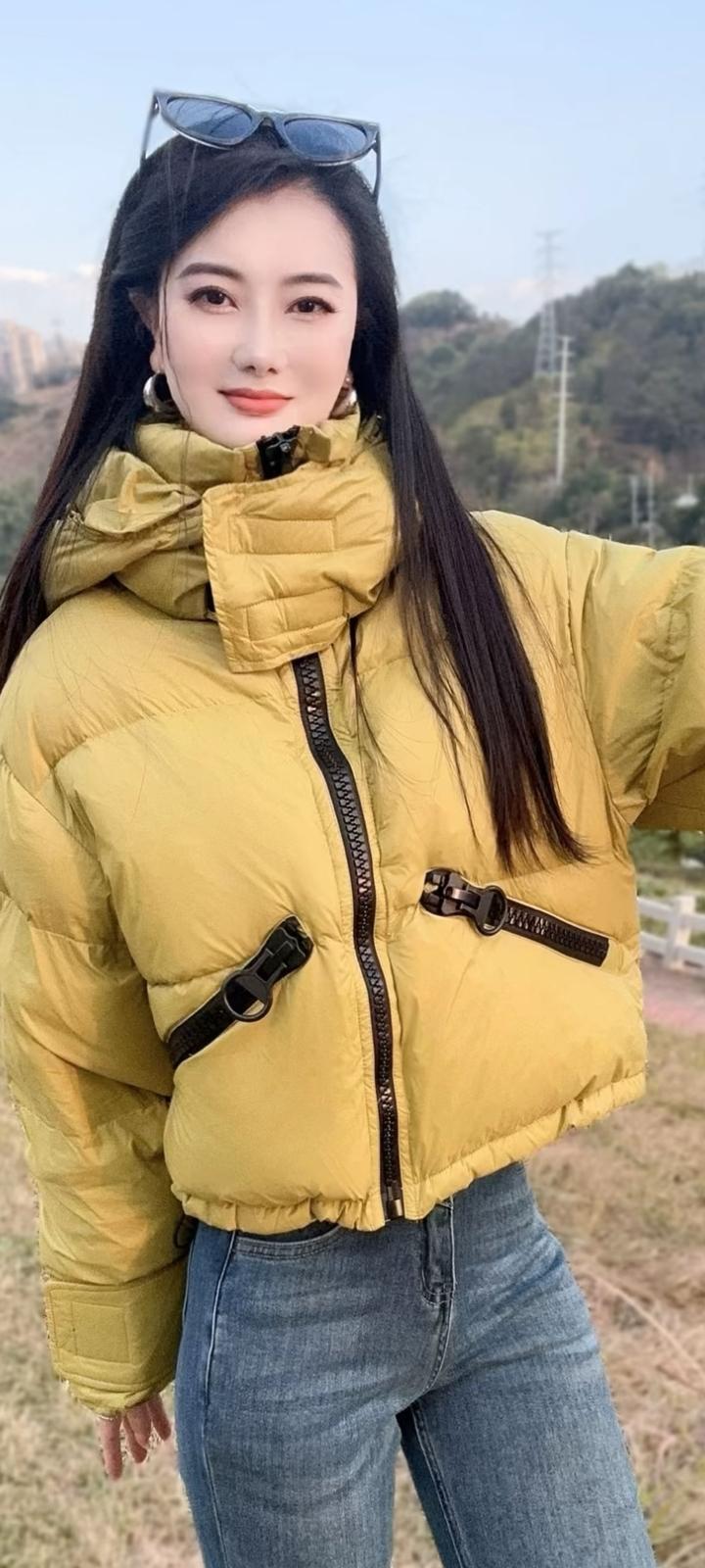 今年冬天的不同 出门时的一句“注意安全”，回家时的一个拥抱，足够抵御所有疲惫。