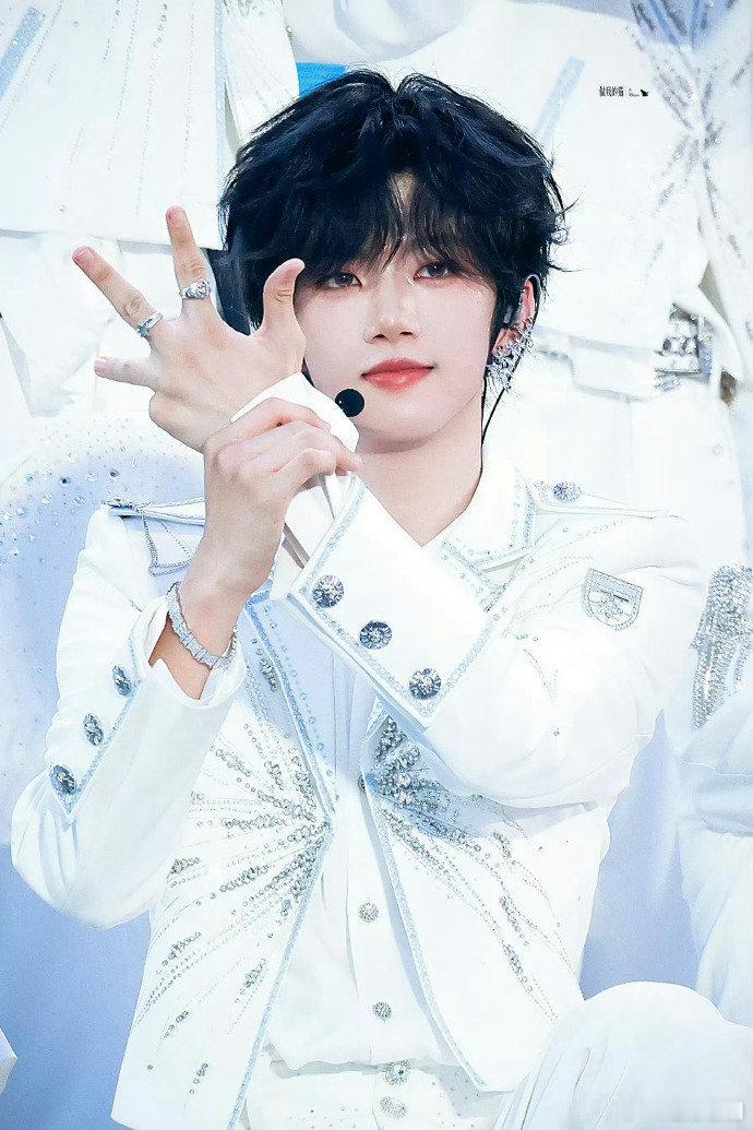 张函瑞编曲babe谁被张函瑞的原创编曲震撼到！《BABE》一经发布好评不断，人声