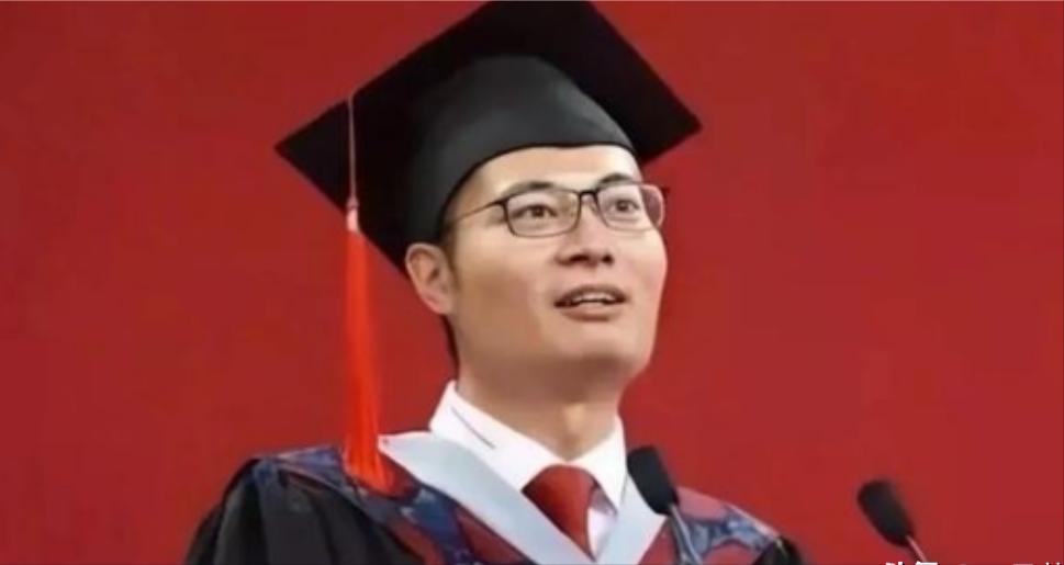 [微风]1999年，北大博士王永强携妻子移民美国，此后20年未曾回国与家人联系，