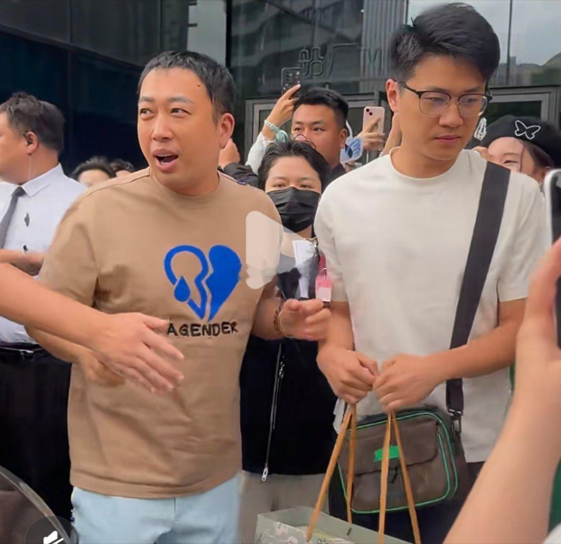 吃瓜不信瓜等官宣🍉1.肖战主演的 谍报上不封顶 预计10月左右播出，作为献礼大