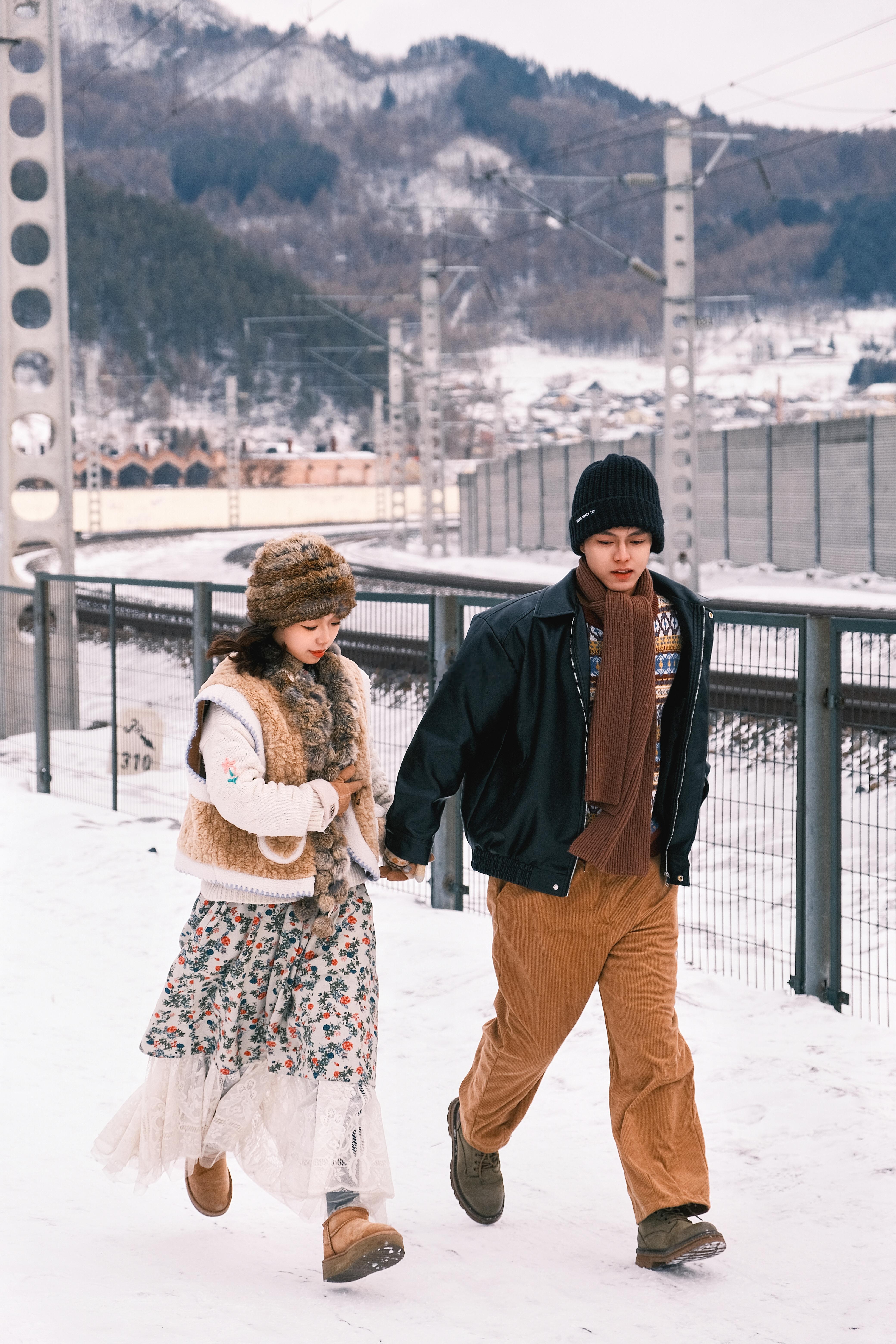 横道河子承包了你对冬天的所有幻想#横道河子情侣照##横道河子约拍#  ​​​