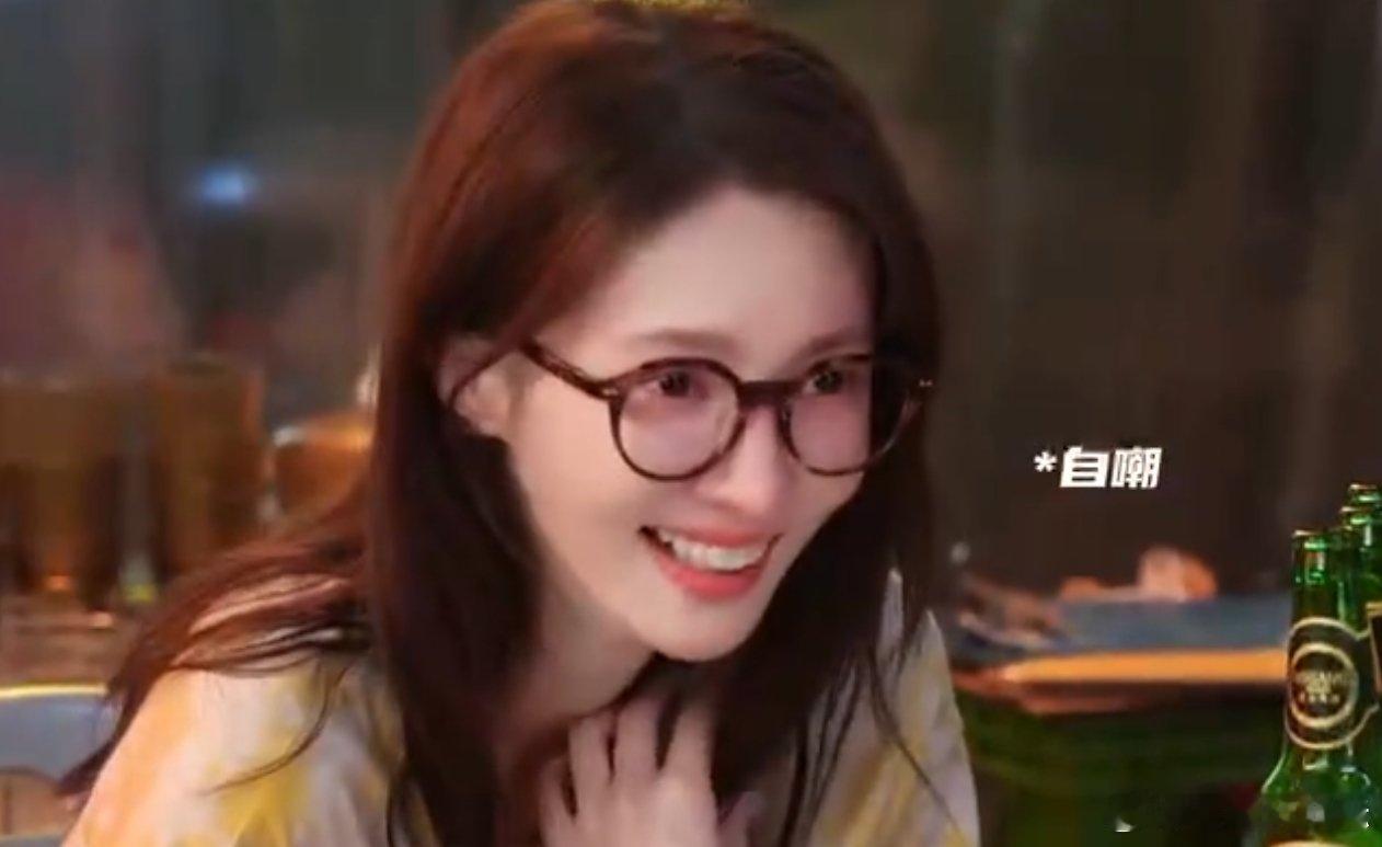 金晨哭戏   金晨的哭戏把自己看哭了  金晨的哭戏充满了共情力，她被自己饰演的角