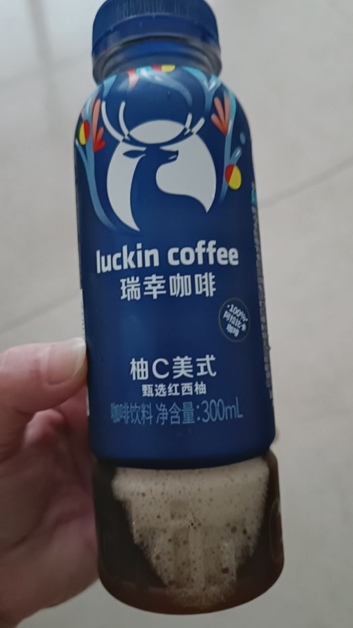 我还是更喜欢生椰拿铁，柚C美式我还是有点喝不惯