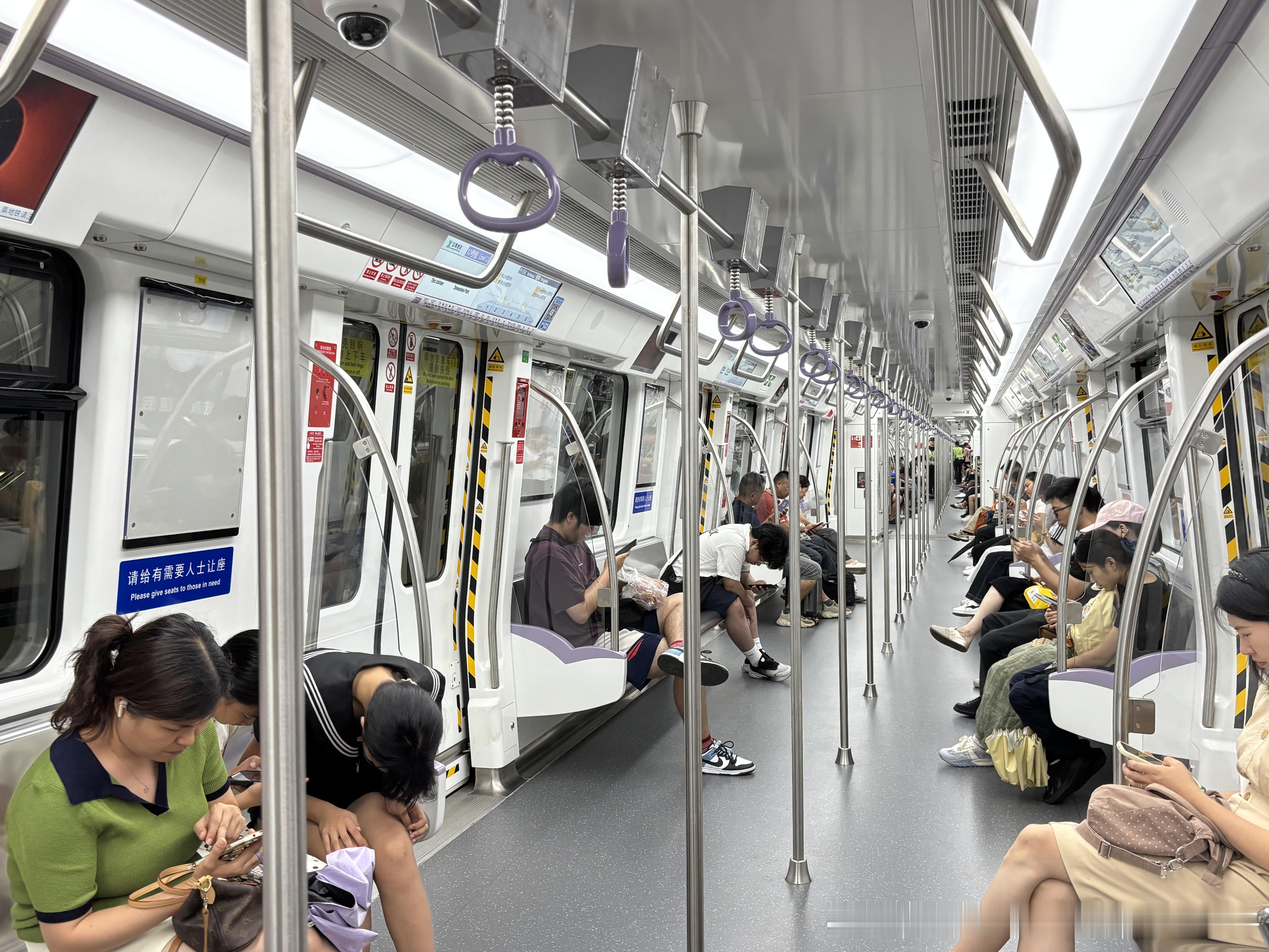 【深圳地铁】网友：2026-07-20（周一，阴天偶有阳光）暑期平峰期客流，15