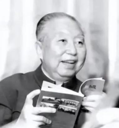 2008年华国锋去世，葬礼前后出现4个“没想到”，连妻子都很意外，那这4个“没想