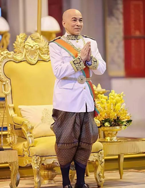 柬埔寨顶不住了！万万没想到，柬泰今日刚一交火，柬埔寨新首相洪玛奈立马“坐不住”了