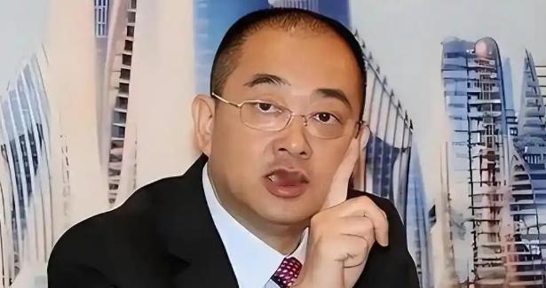 "藏到美国也没用！"刚被曝在加州躲了四个月的恒大前总裁夏海钧，最近彻底笑不出来了
