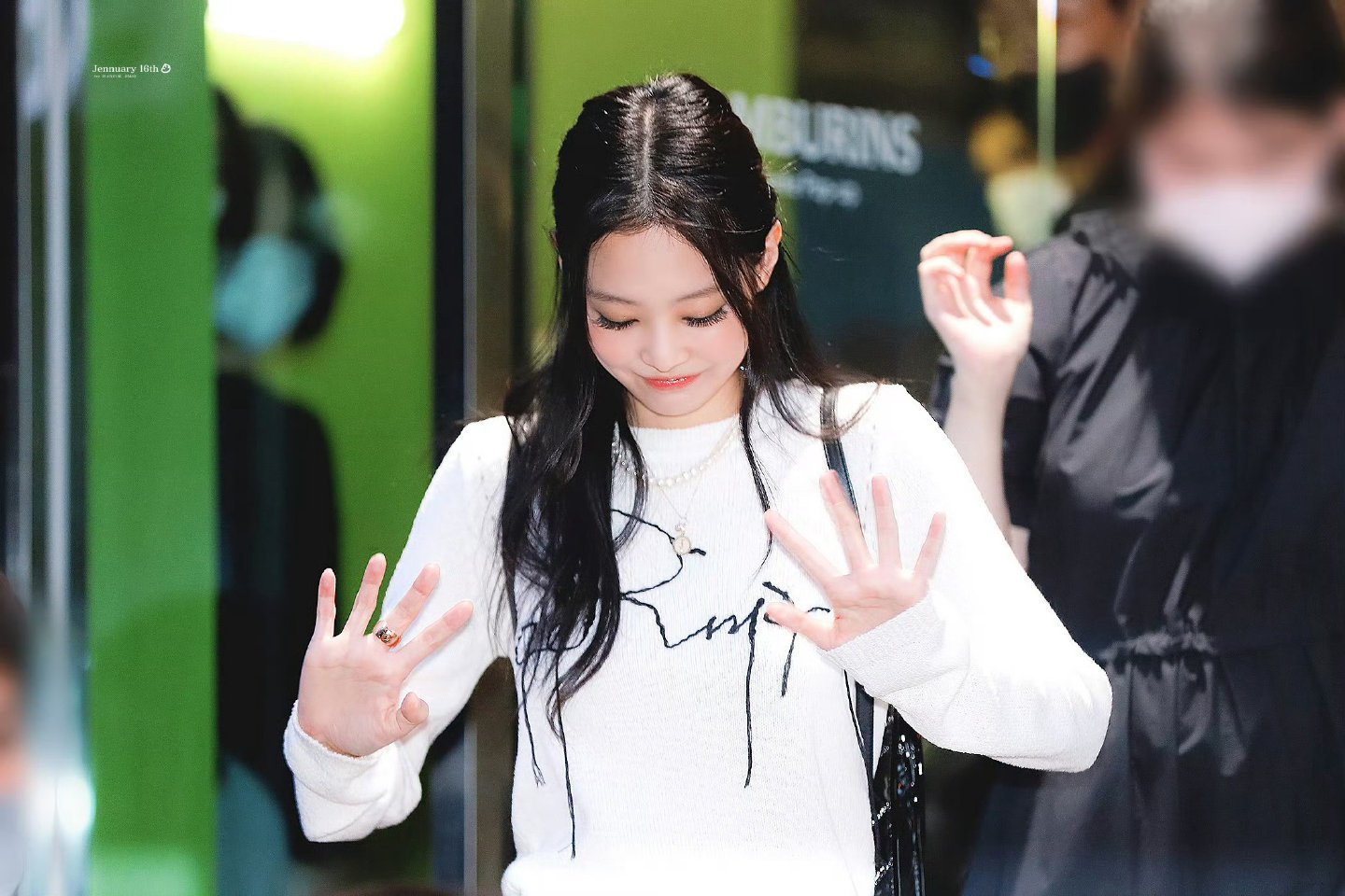 JENNIE[超话]  完全小猫🐱 jennie  woaini[女孩儿][女