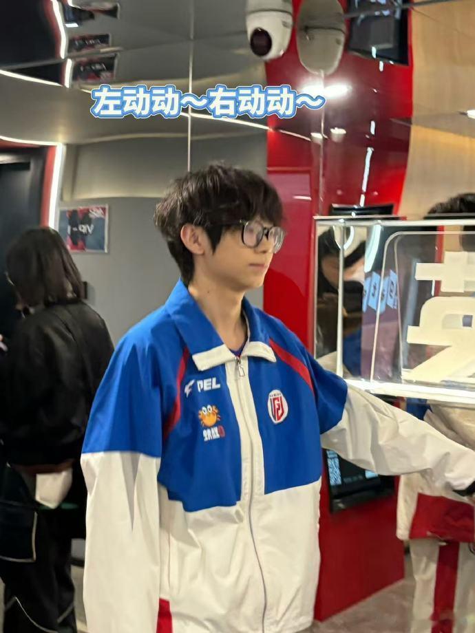 KSG10淘汰海岛吃鸡苏州KSG和平精英分部在这一局的发挥完全拉满🔥，从前期的