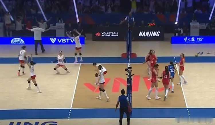 2026年世界女排联赛中国南京站，中国女排3-0完胜塞尔维亚女排。这场比赛女排打