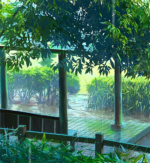 记得沈从文这样说过：“凡是美的都没有家，流星，落花，萤火，最会鸣叫的蓝头红嘴绿翅