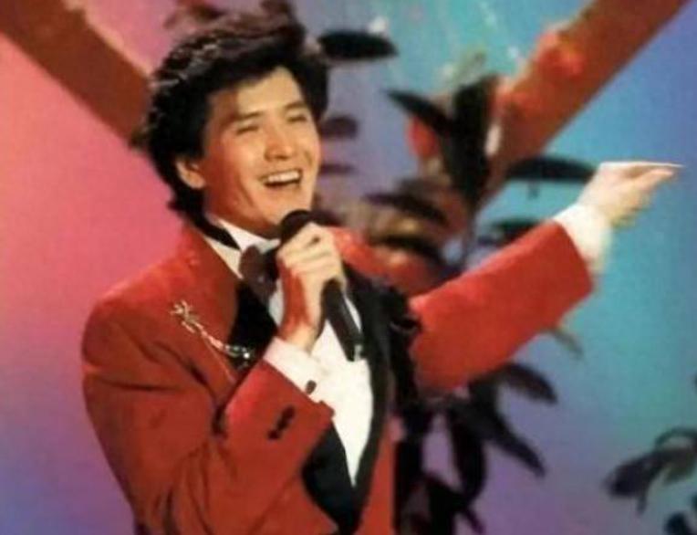 费翔回忆春晚前生平第一次见姥姥：她随时摸我的脸，你是真的吗？

“1986年11