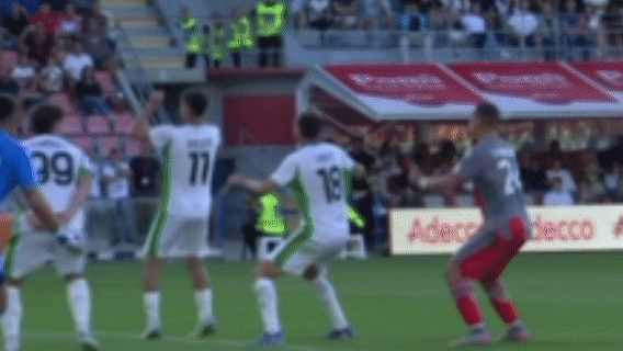 特拉恰诺进球1-0，随后2分钟后巴斯克斯再进球，克雷莫纳目前暂时2-0萨索洛。大