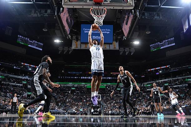 若昂-贝兰热真的有点东西的。天赋瞎眼可见，打文班亚马甚至都能扛住，还能篮下得点分