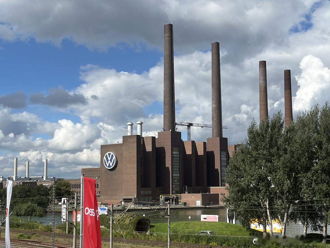 大众汽车 12月23日，据外媒报道，大众品牌销售总监Martin Sander近