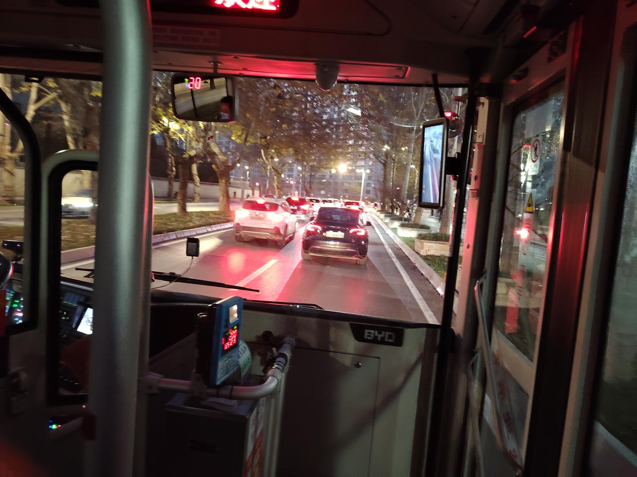 昨晚，我做了个梦，梦里的我居然把课表忘得一干二净，连给学生上课这件事也抛到了脑后