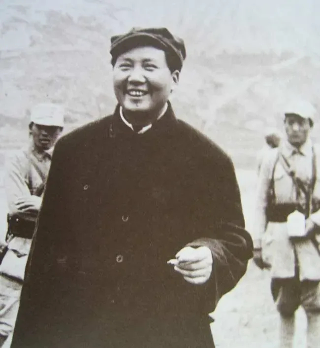 毛主席：“领导并不靠力量的大小，而在于领导者提出的纲领和作出的努力。” 