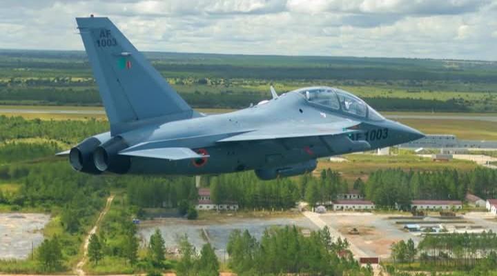赞比亚空军的一架洪都制造的L-15轻型战斗机