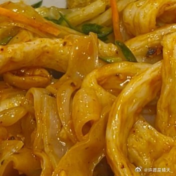 0000冰河解冻消融，春风拂过冰封岸，嫩芽探出枝头，冰雪化作春水间，寒冬褪去阴霾