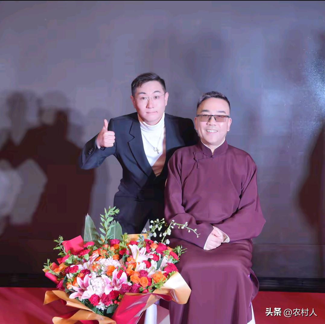 杨议的徒弟薛博文，已经正式退出杨光相声社。其实离开杨议也是正确的选择，和他在一块
