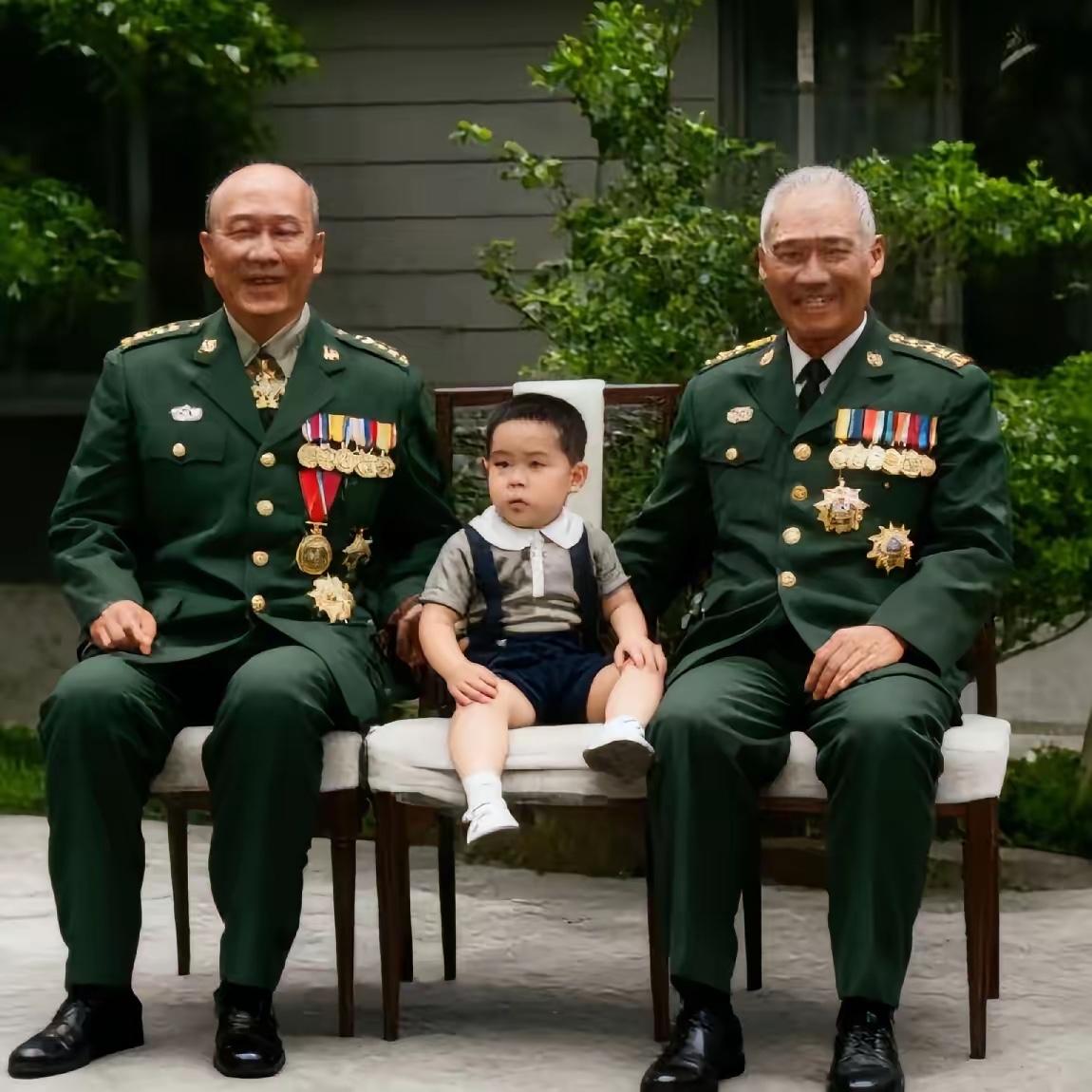 这三人是谁，听说只有60以下才认识，能全部都叫出名字的，说明此人很厉害！
