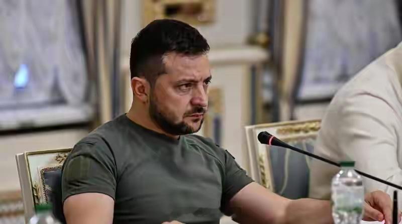 乌克兰进入破产倒计时乌克兰从头到尾就是一场悲剧的主演。而泽连斯基，作为一国总统听