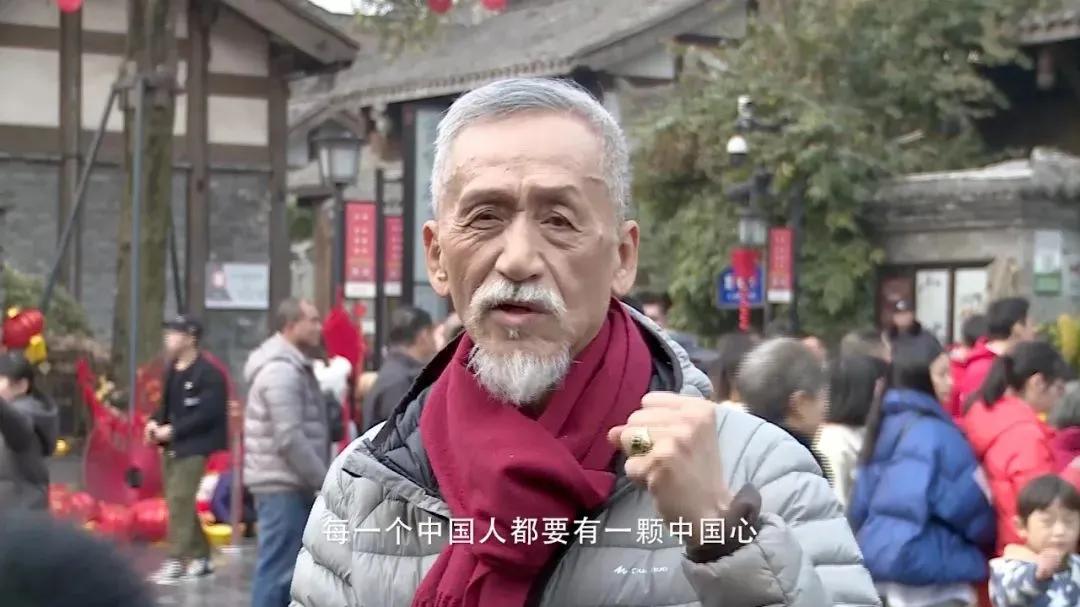 2018年，75岁高龄的陈彼得参加了《好声音》。庾澄庆站在舞台上向他鞠躬：“我们