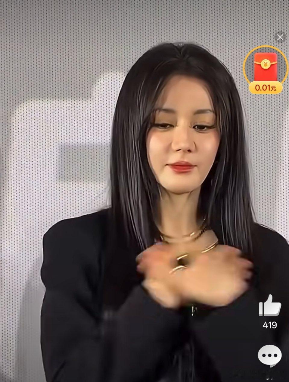 她是不是做填充了？