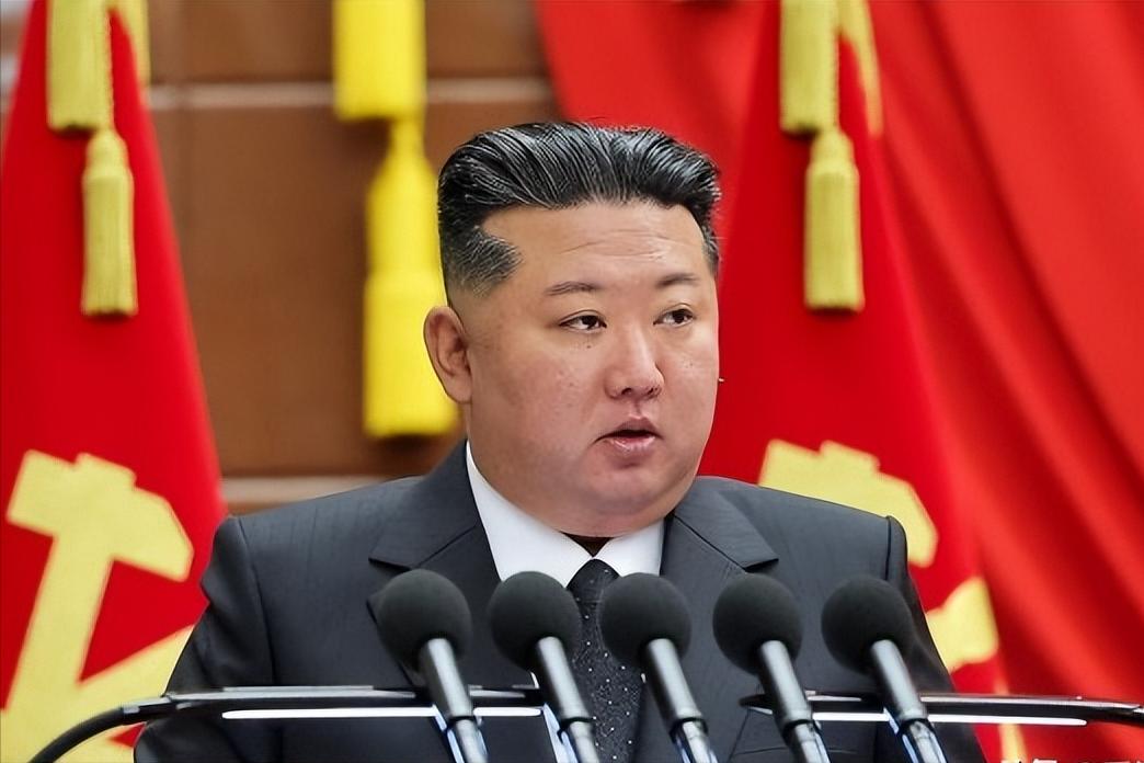 军队腐败，朝鲜通报。7月11日，朝鲜官方正式通报，朝鲜少将朴喜哲被查。

朴喜哲