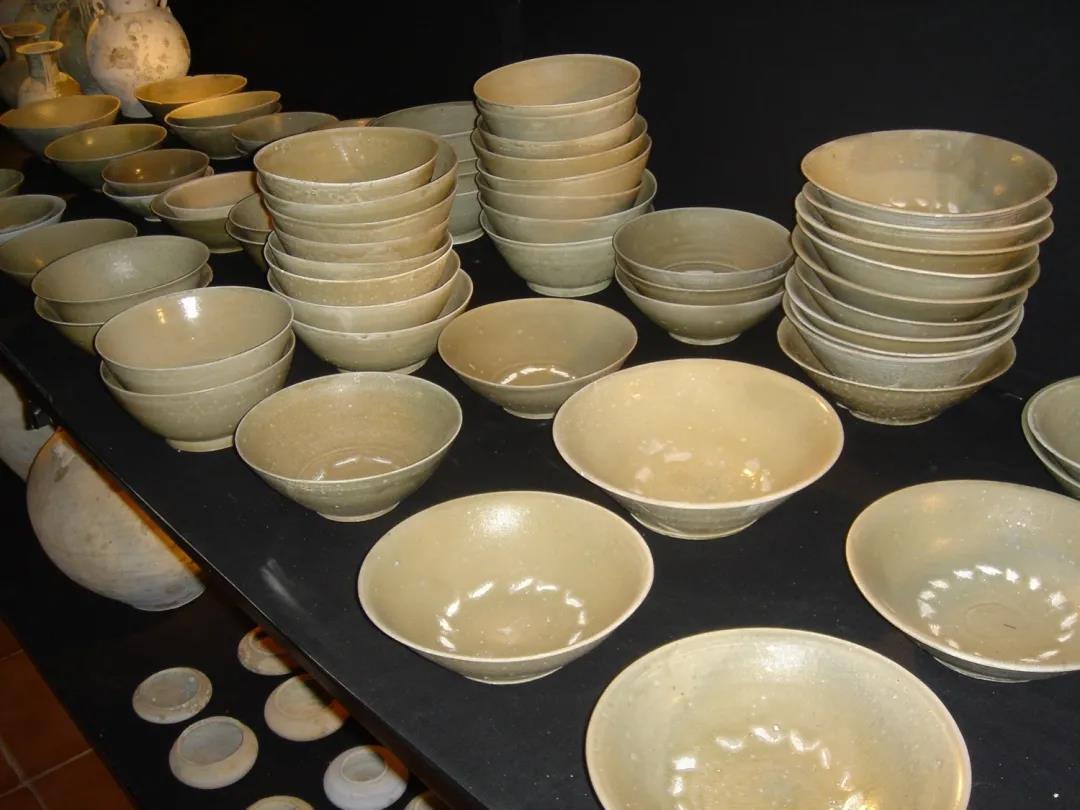 2003年印度尼西亚爪哇北岸井里汶发现了一条10世纪的贸易沉船