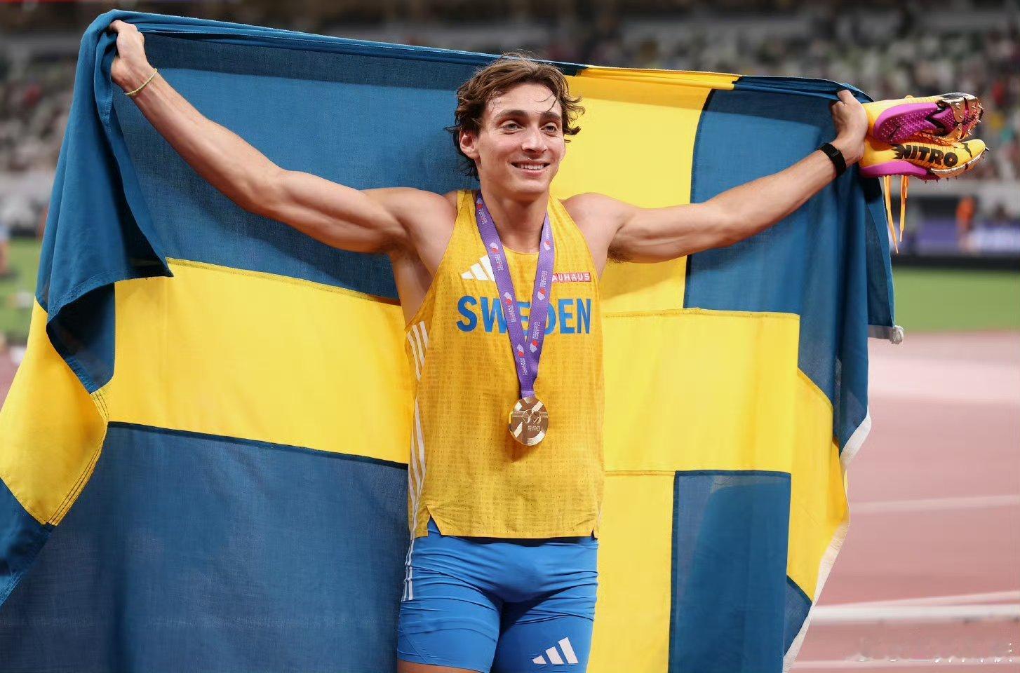 杜普兰蒂斯6米30打破世界纪录6米30！杜普兰蒂斯在东京田径世锦赛男子撑杆跳决赛