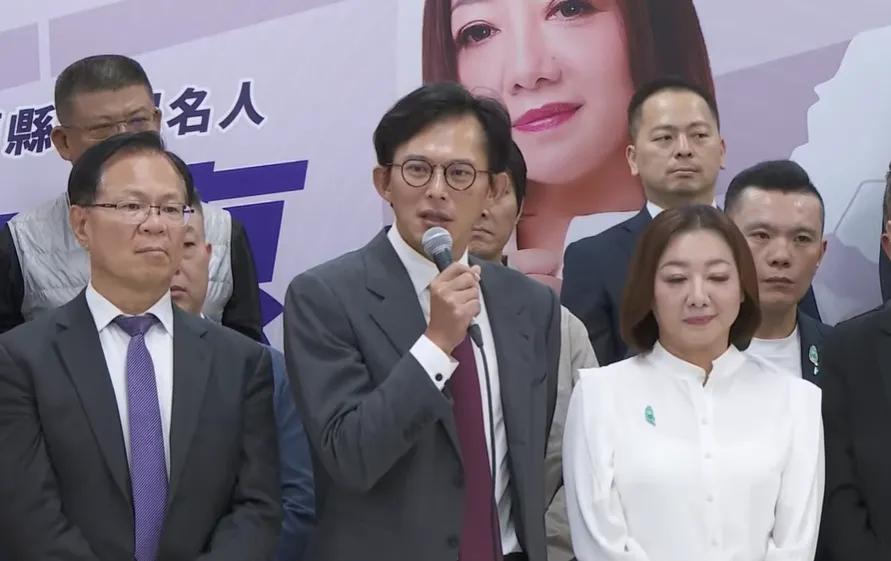 12月3日，黄国昌答记者问：不排斥前往大陆，但自己好像还在黑名单上，这件事还有现