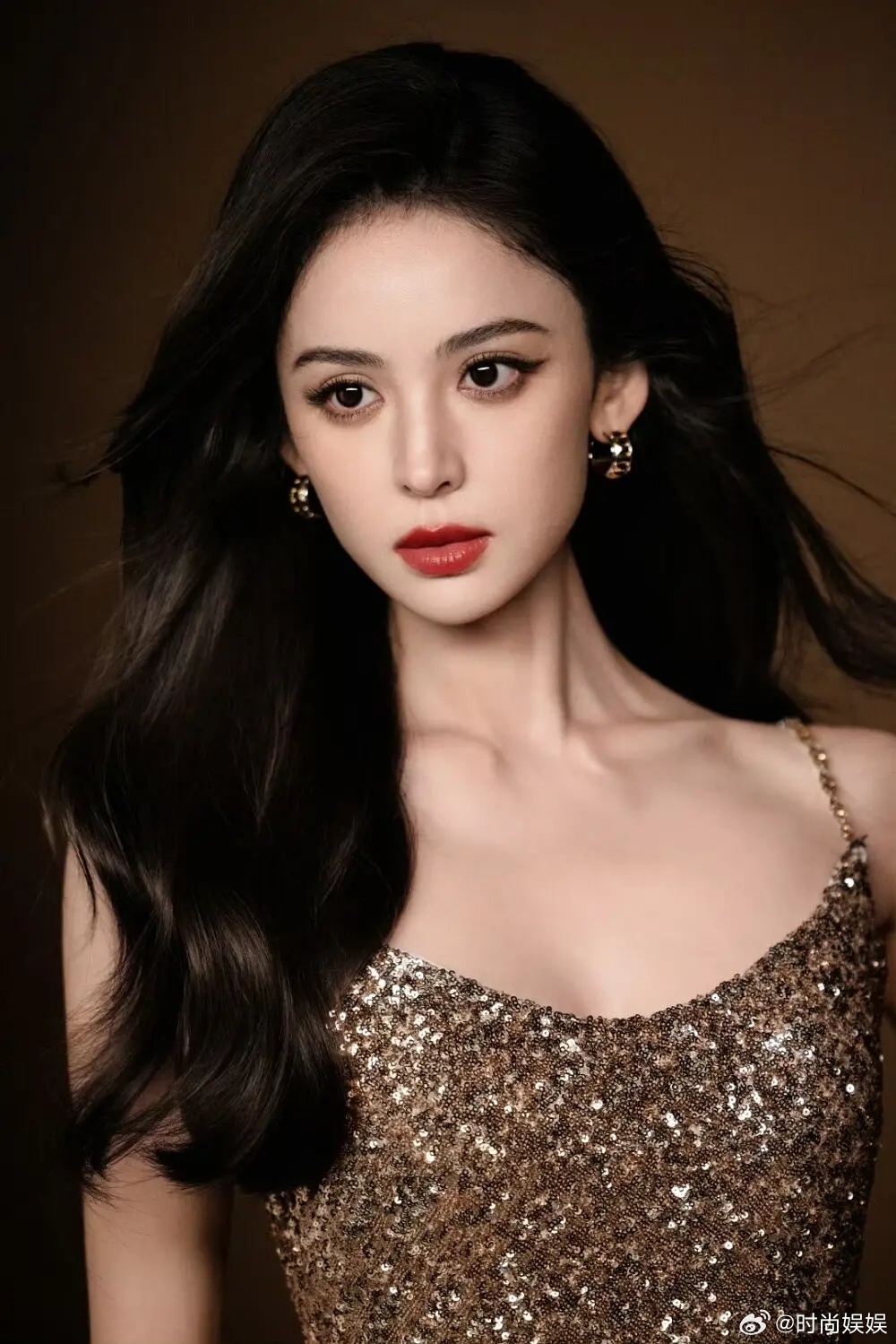 迪丽热巴和古力娜扎不都是异域风美女吗 为什么迪丽热巴就老了 