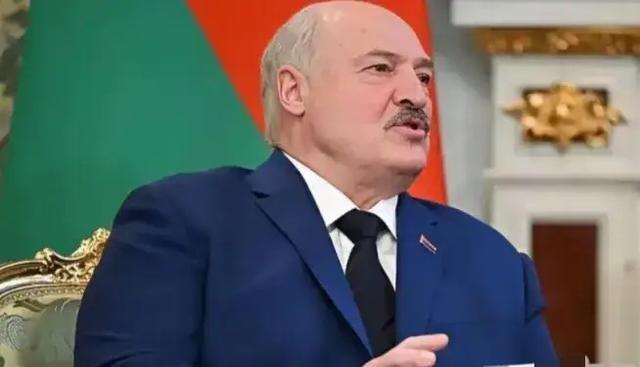 白俄罗斯总统卢卡申科爆出个惊天猛料，听得人头皮发麻、后背发凉！他表示：俄罗斯藏着