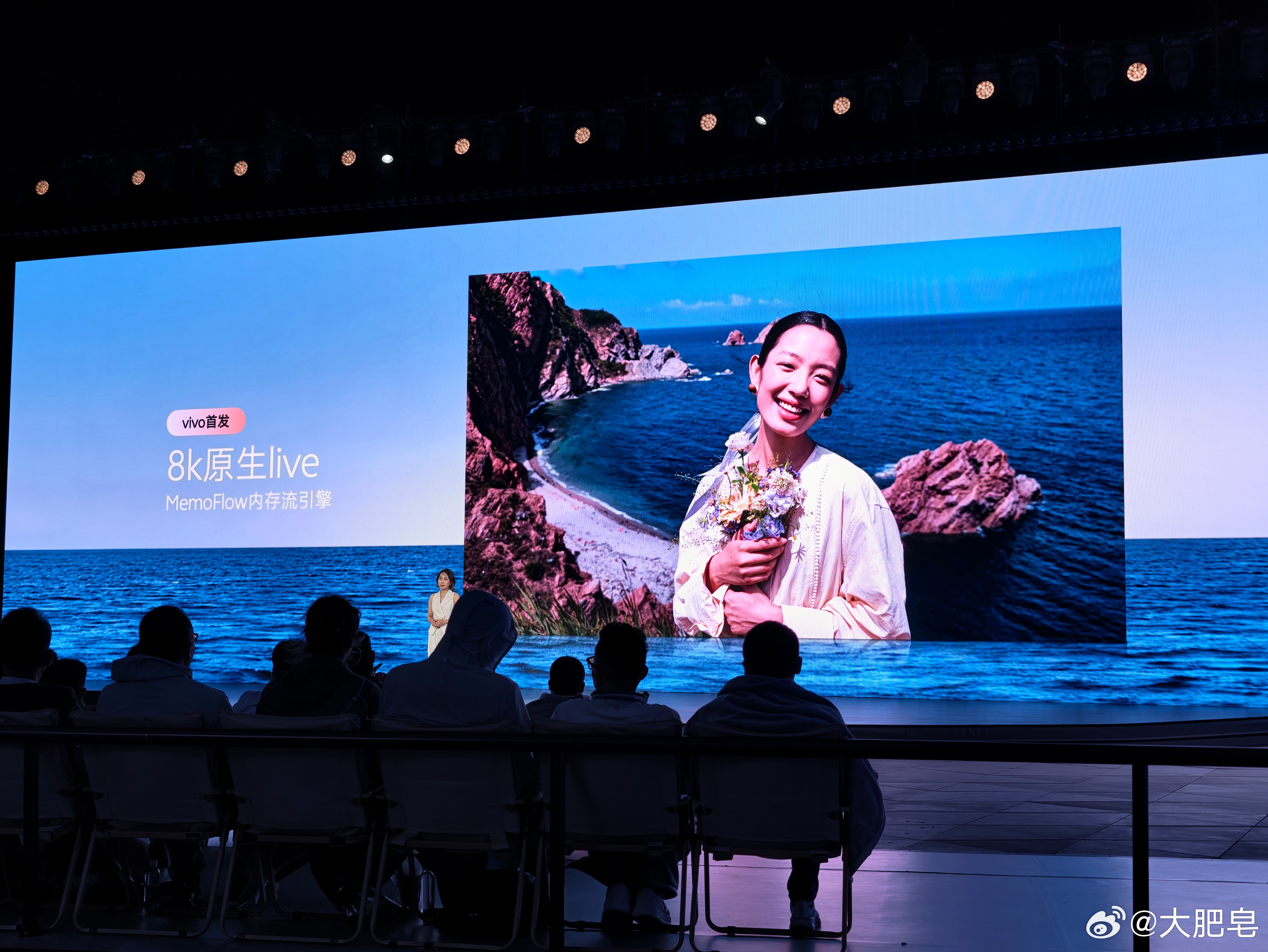 隔壁苹果虽然先搞的livephoto，但现在做得好的还是国产手机。vivo现在直