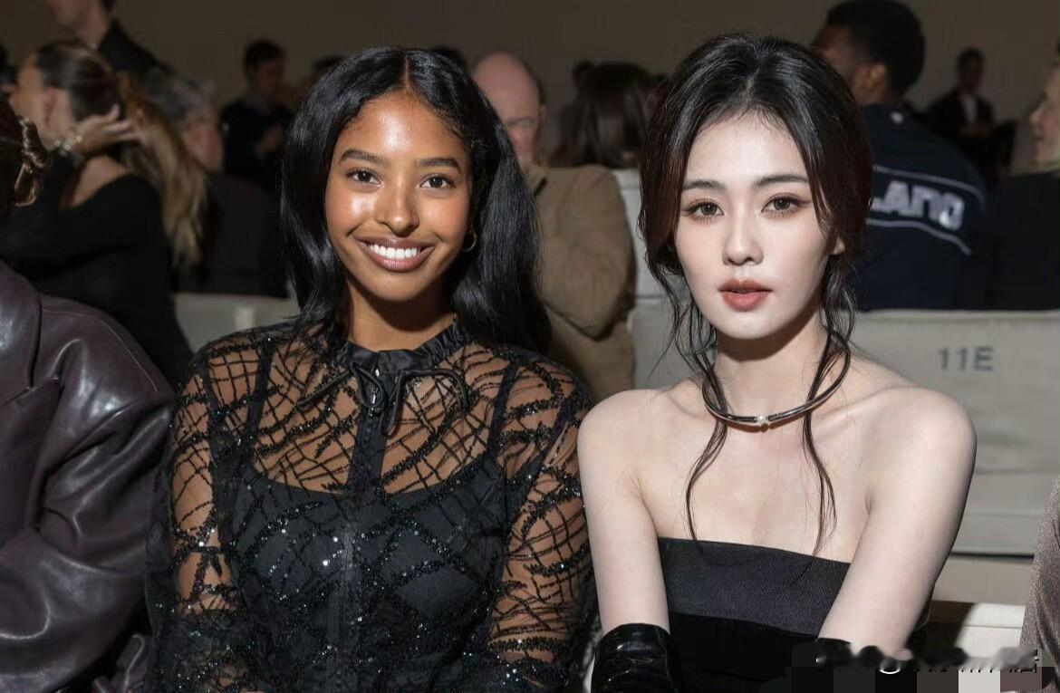 白鹿和科比大女儿同台看秀！这排面无人能及！值得一提的是她不仅仅是G社图片刷屏，大