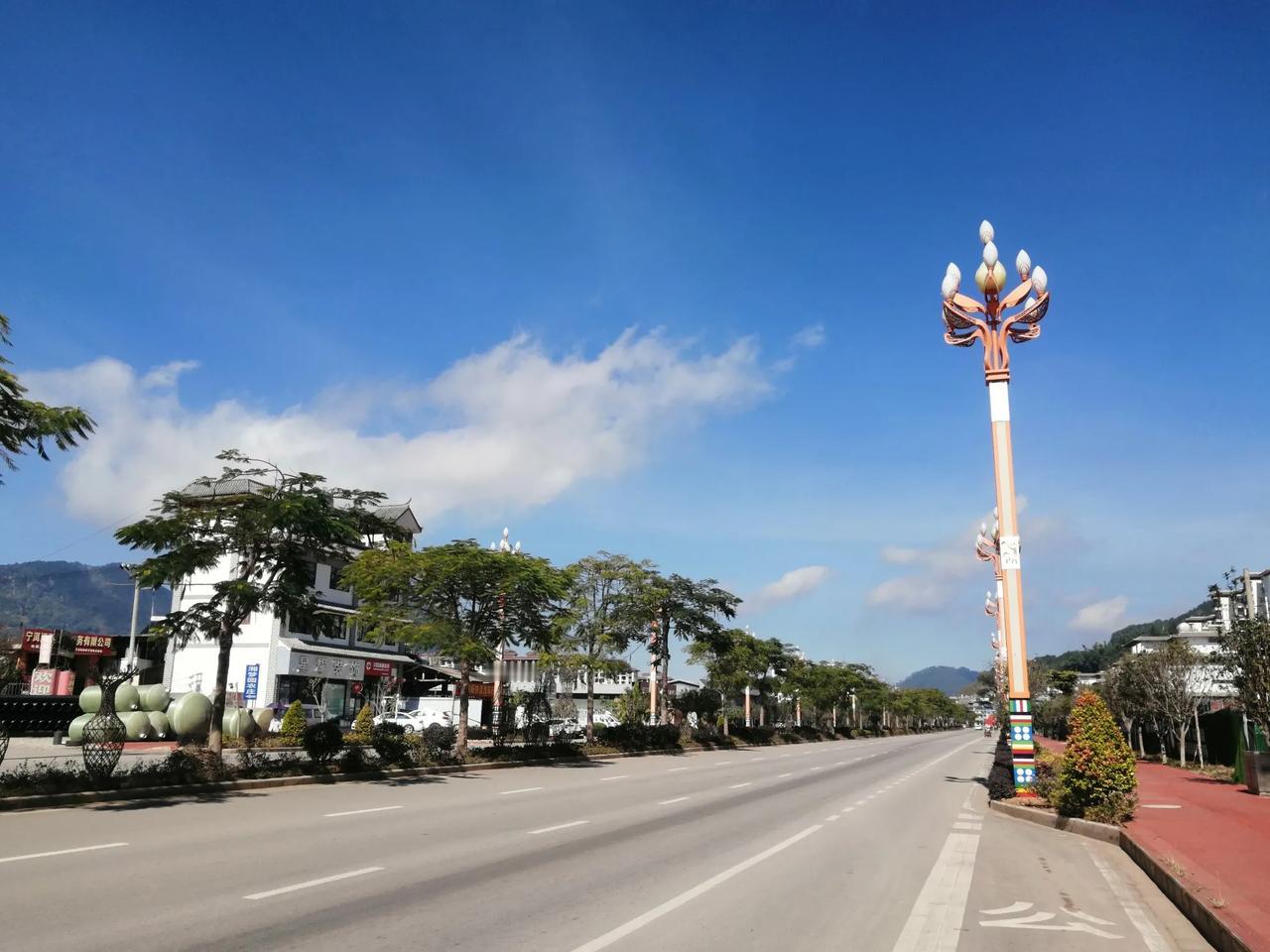 这个不起眼的云南小县城，适合老人养老旅居。云南宁洱县是普洱市的一个县，距离普洱3