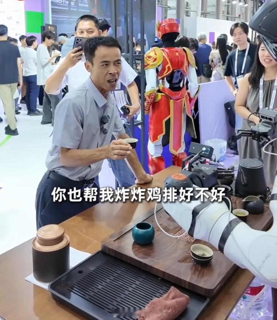 鸡排哥想招机器人帮他炸鸡排 [点赞]现在的机器人从会表演到真干活了，真实需求从来