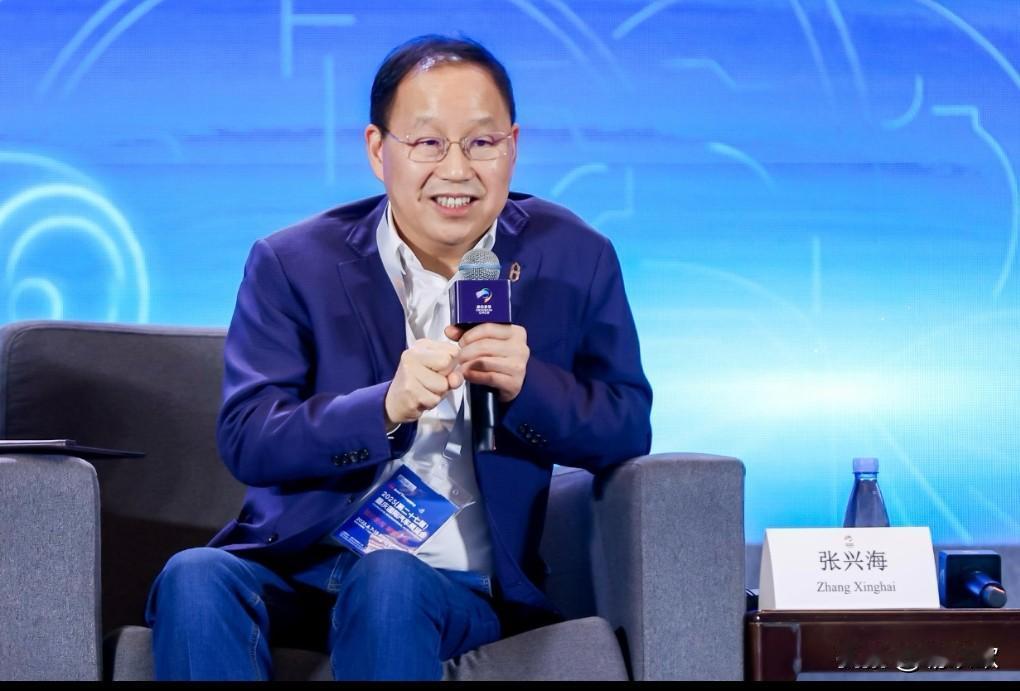 不得不佩服赛力斯的张总，敢压上所有跟华为赌一次。还是国企太牛了，广汽都不吊华为，