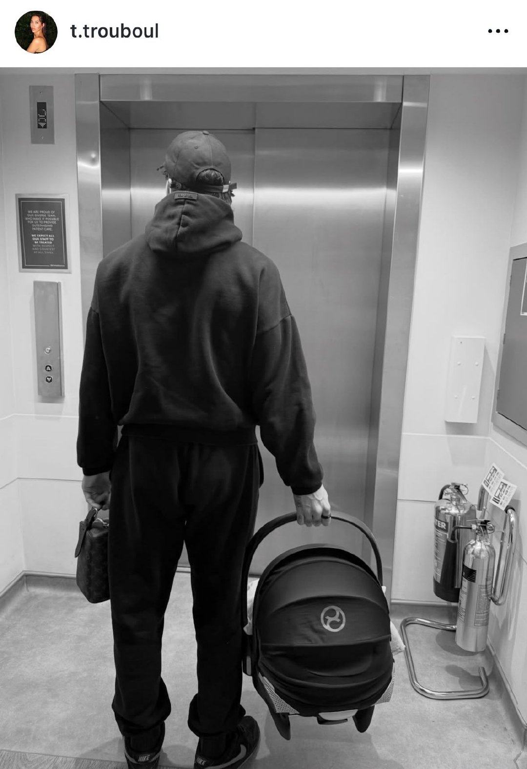 📲恭喜大卫·拉亚和他的妻子塔蒂亚娜喜得贵子，取名里奥。 👶❤️枪手动态 拉亚