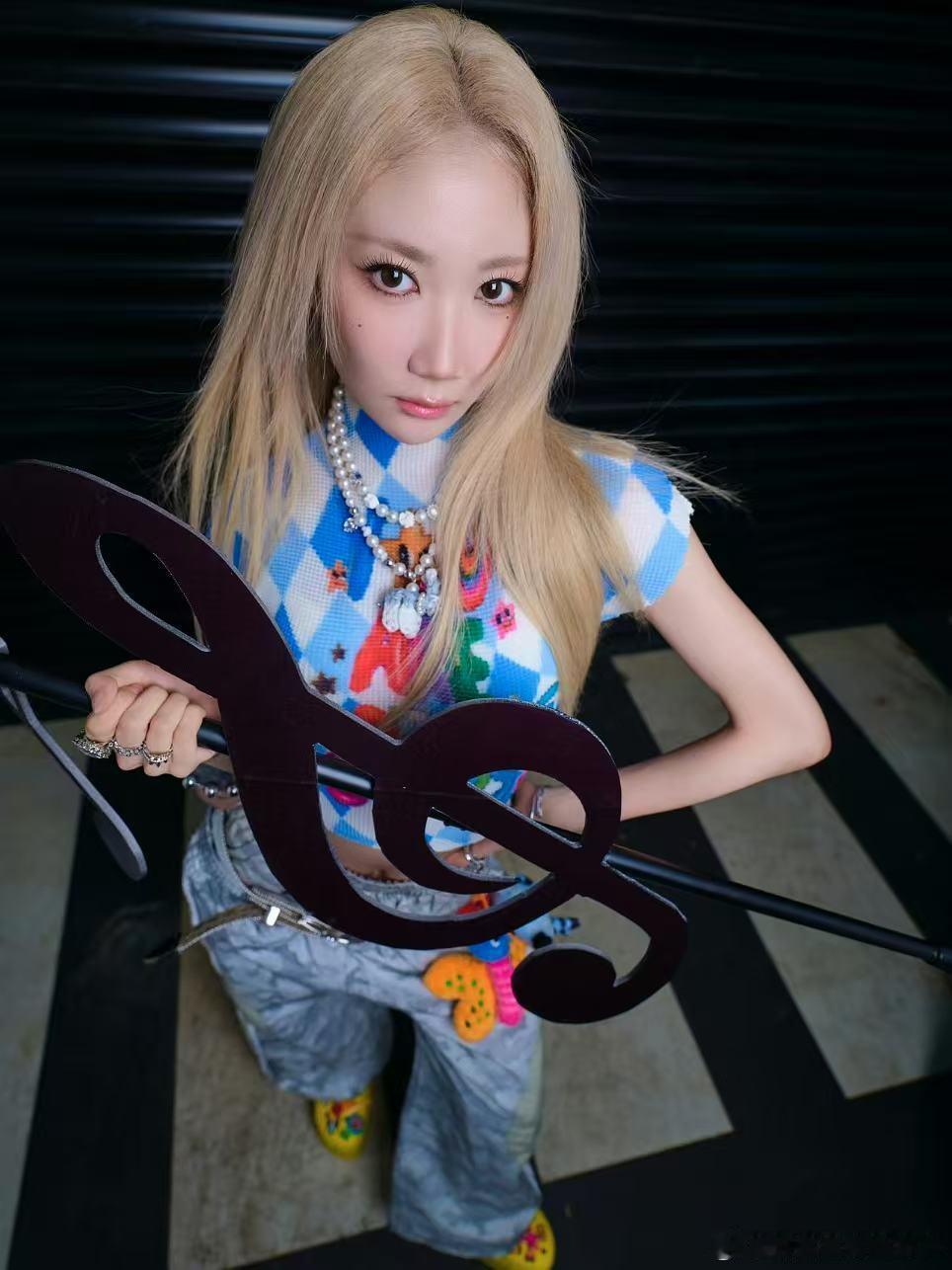 不知道 乃万N5真的很曼妙 乃万第五张专辑循环到停不下来，退出键根本找不到！旋律