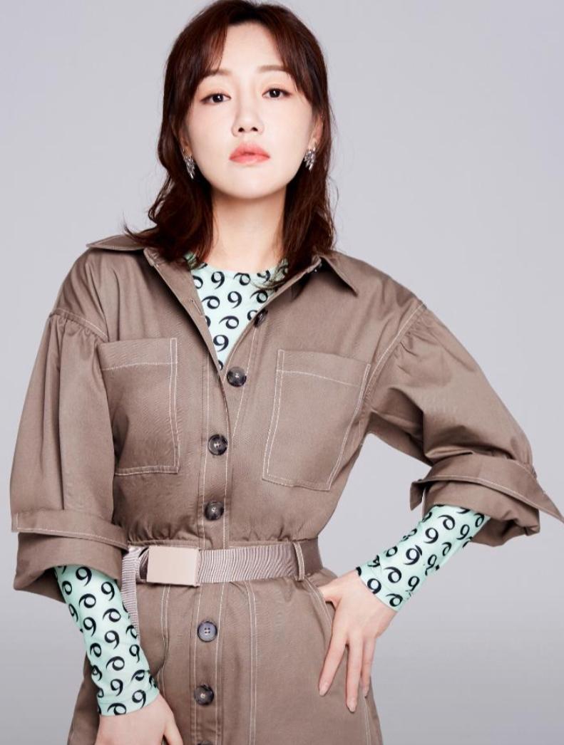 47岁薛佳凝：与胡歌分手后未婚未育，被传皈依佛门，真相原来如此娱乐 明星