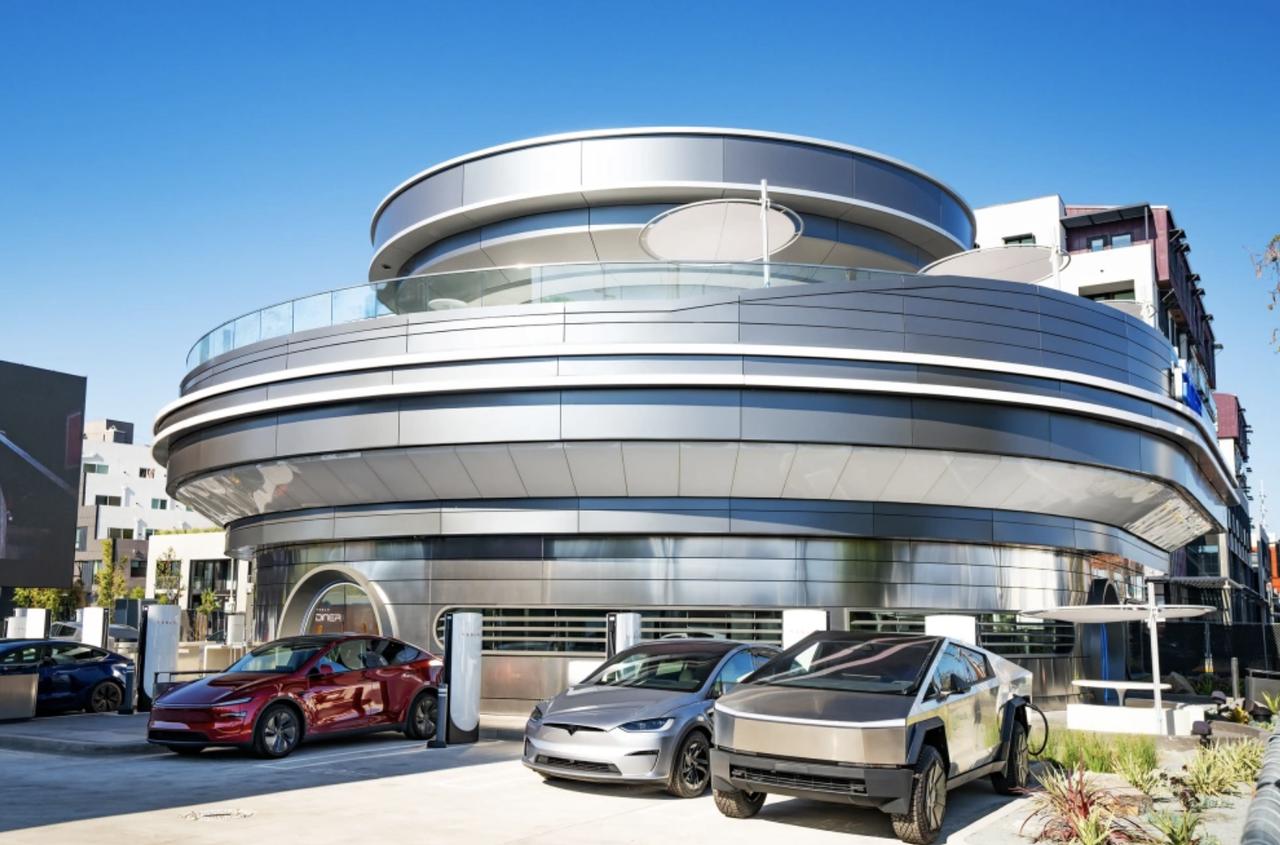 美国特斯拉餐厅（Supercharger Diner）在当地时间7月21日于洛杉