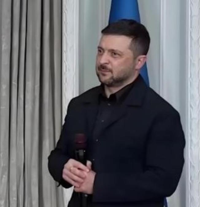 乌克兰终于醒了？都以为俄罗斯背后站着的是伊朗、朝鲜，谁能想到，真正撑住俄罗斯的，