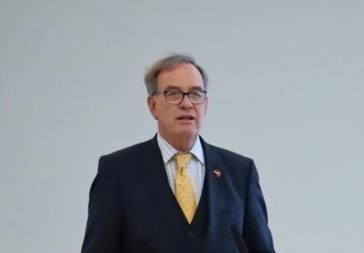 德国：中美打不起来了，因为打了也白打！日前德国教授曾坦率指出：美国不是害怕中国，