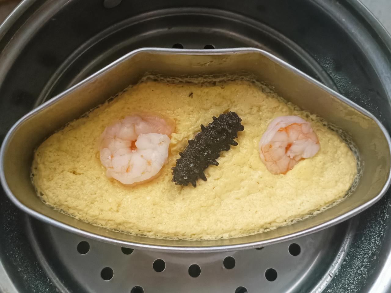 看到友友分享的蒸菜，我也试着蒸起来。小蒸锅，再买了几个不绣钢异形小蒸碗。
今天就